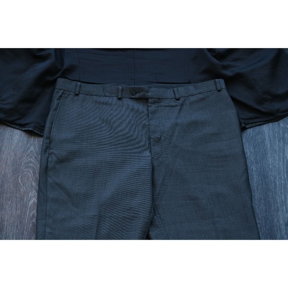 Calvin Klein Suit Set LIKE NEW - Picture 7 of 8